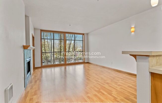 1 bed, 1 bath, $1,449, Unit 287 NE 3rd Street - 206