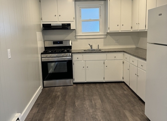 1 bed, 1 bath, 587 sqft, $1,400, Unit 1W