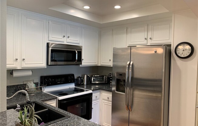 1 bed, 1 bath, 599 sqft, $2,200