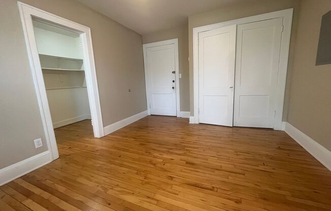 Studio, 1 bath, 450 sqft, $963, Unit 16