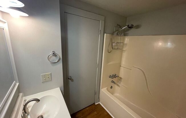 1 bed, 1 bath, $1,020, Unit Unit 105