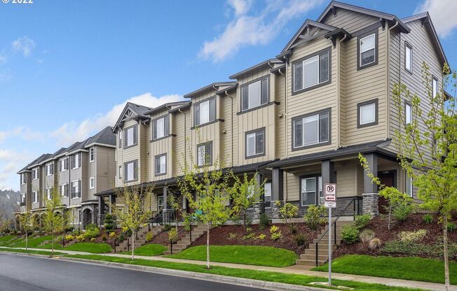 Modern North Bethany 2-Bedroom + Den Townhome with Garage, Private Balcony near Parks & Trails