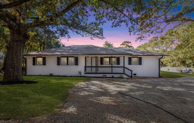 Remodeled 2bd/ 1ba Duplex near Duke University