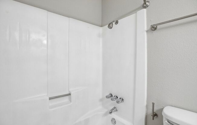 3 beds, 2 baths, 1,258 sqft, $1,813, Unit 24L