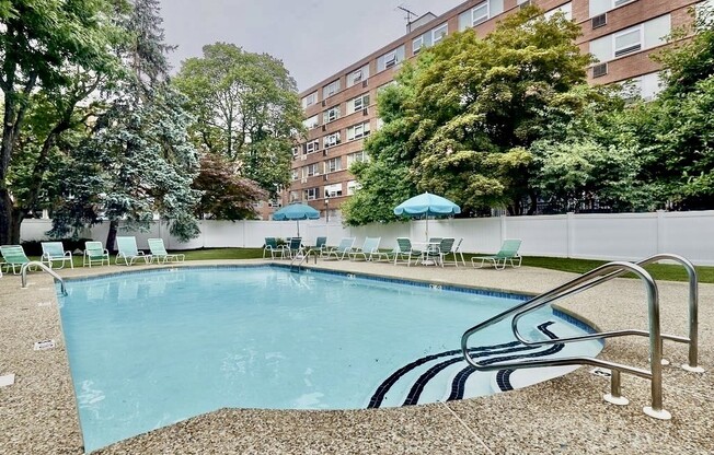 10 Hammond Pond Pkwy