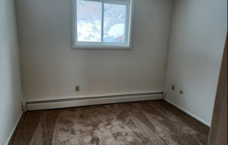 1 bed, 1 bath, 1 sqft, $950, Unit C13