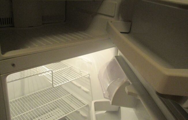 1 bed, 1 bath, 600 sqft, $898, Unit A-62