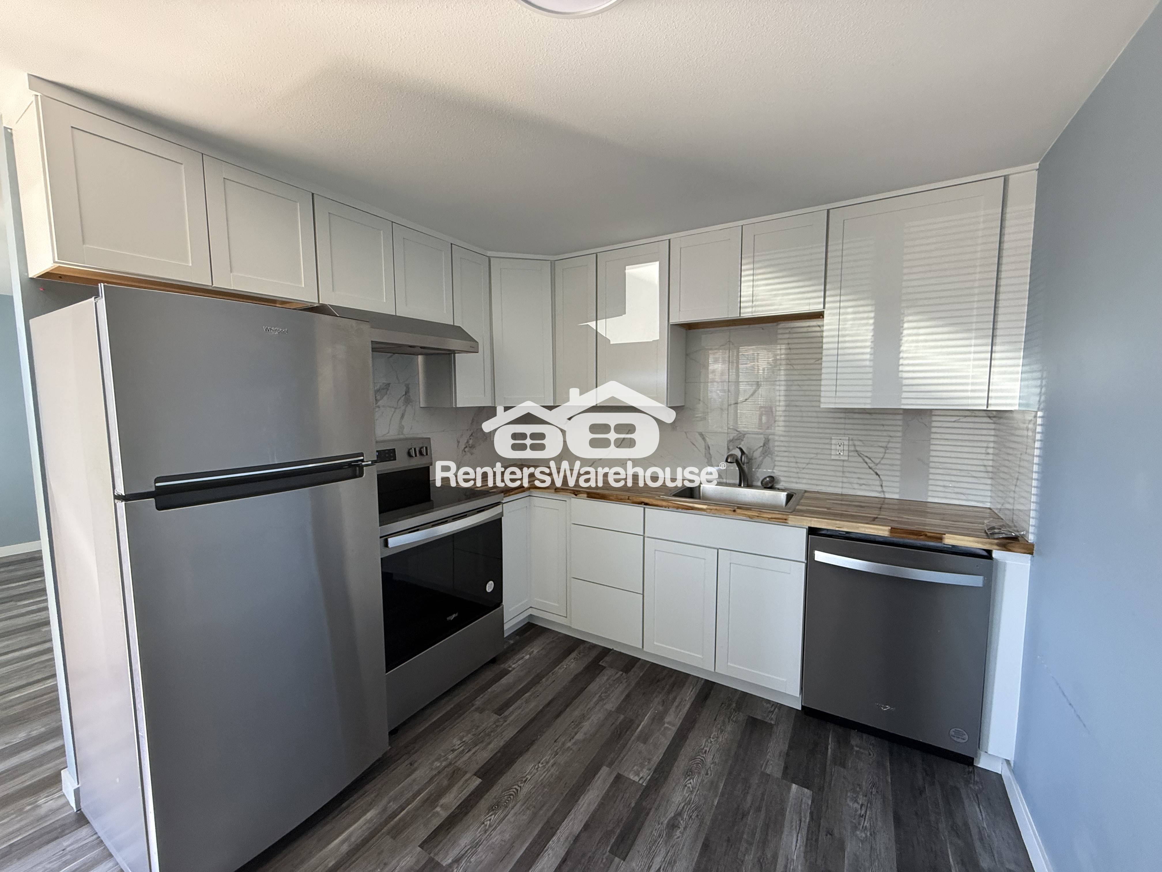20027 30 AVE S