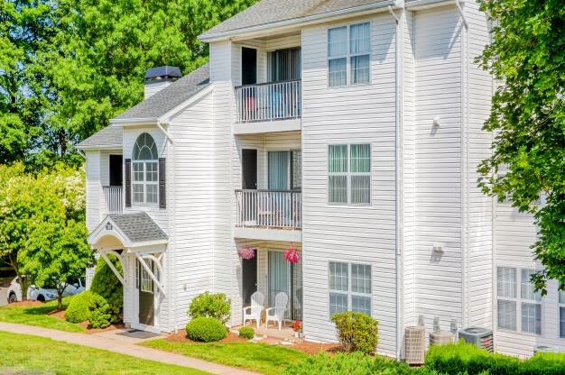Exterior of Building at Middletown Ridge Apartments, Middletown, Connecticut
