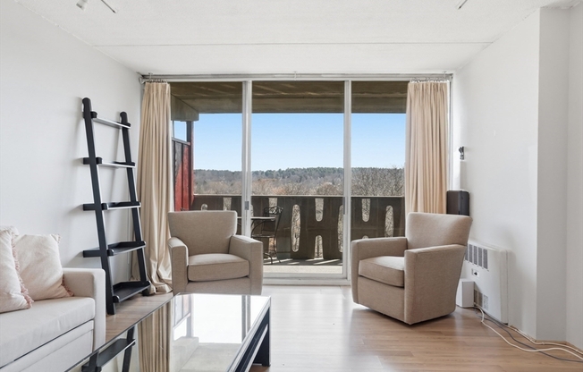 1 bed, 1 bath, 613 sqft, $2,250, Unit 621