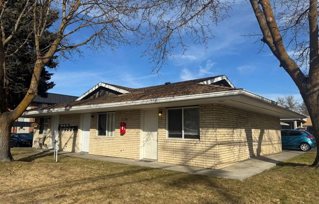 6104 Lidgerwood Apartments