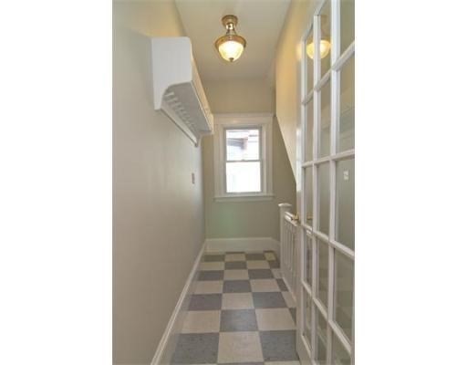 6 beds, 2 baths, 2,600 sqft, $7,500, Unit 2