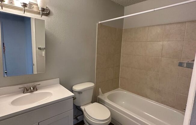 1 bed, 1 bath, 600 sqft, $1,150, Unit 207