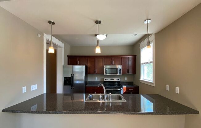 Modern & Spacious 2 Bed, 2 Bath *August 2025*