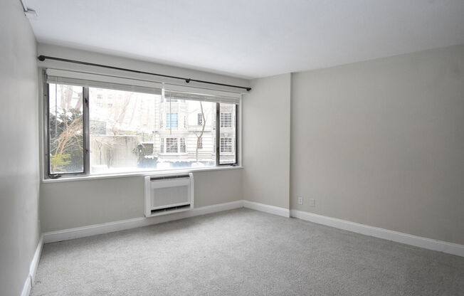 1 bed, 1 bath, 690 sqft, $2,865