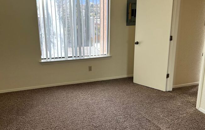 2 beds, 2 baths, 957 sqft, $1,015, Unit 87