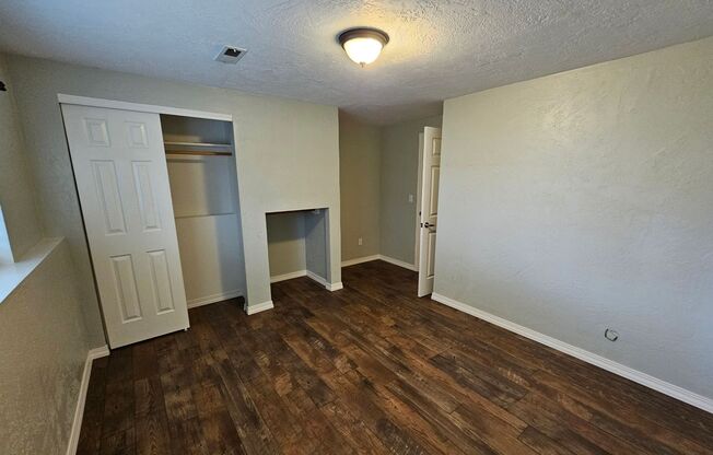 2 beds, 1 bath, $1,150