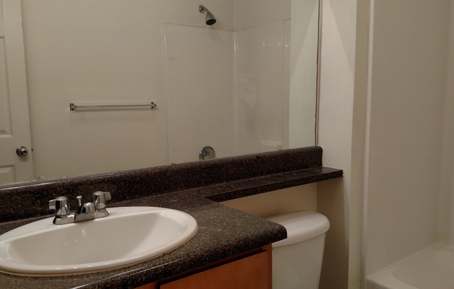 3 beds, 3 baths, $1,325