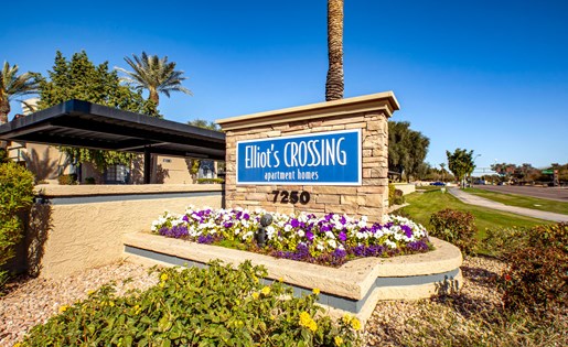 Elliot's Crossing Entrance sign