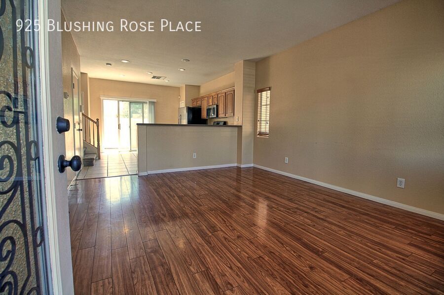 925 BLUSHING ROSE PL
