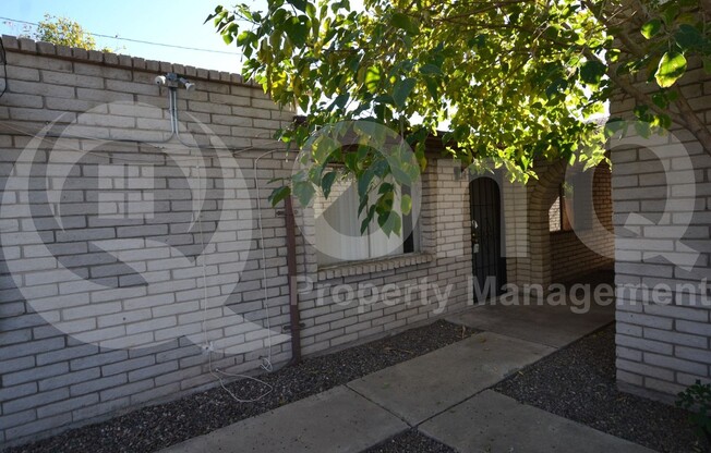 2201 W BELMONT AVE