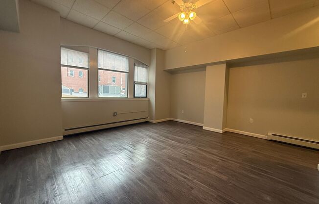 1 bed, 1 bath, 435 sqft, $1,725, Unit 220