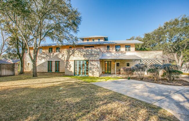 LUXURY 4-BEDROOM IN ALAMO HEIGHTS