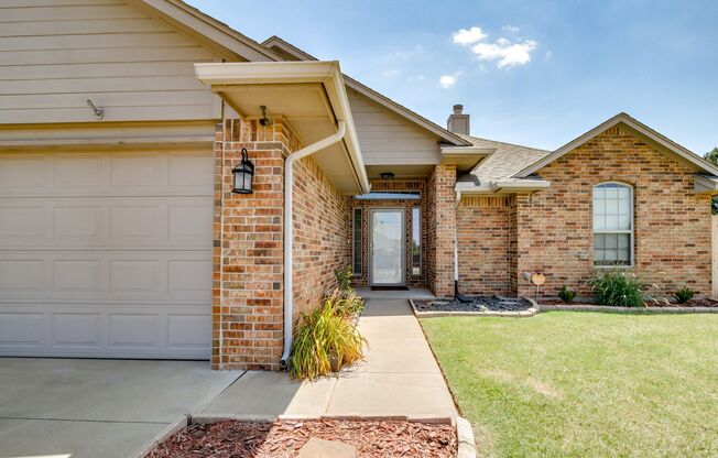 3 Bedroom 2 Bath 2 Car Garage In Piedmont Schools!!!