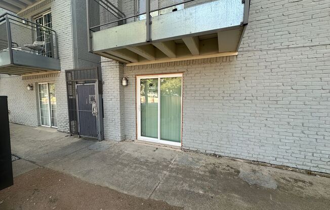 1 bed, 1 bath, $875, Unit UNIT 105