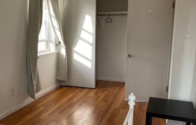 2 beds, 1 bath, $1,540, Unit 648 N 33rd St B - Whole Unit