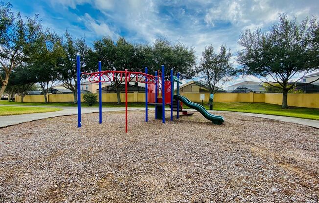 3 beds, 2.5 baths, $1,700