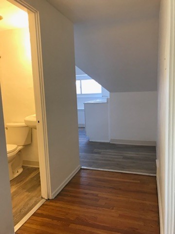 2 beds, 1 bath, $750, Unit 3