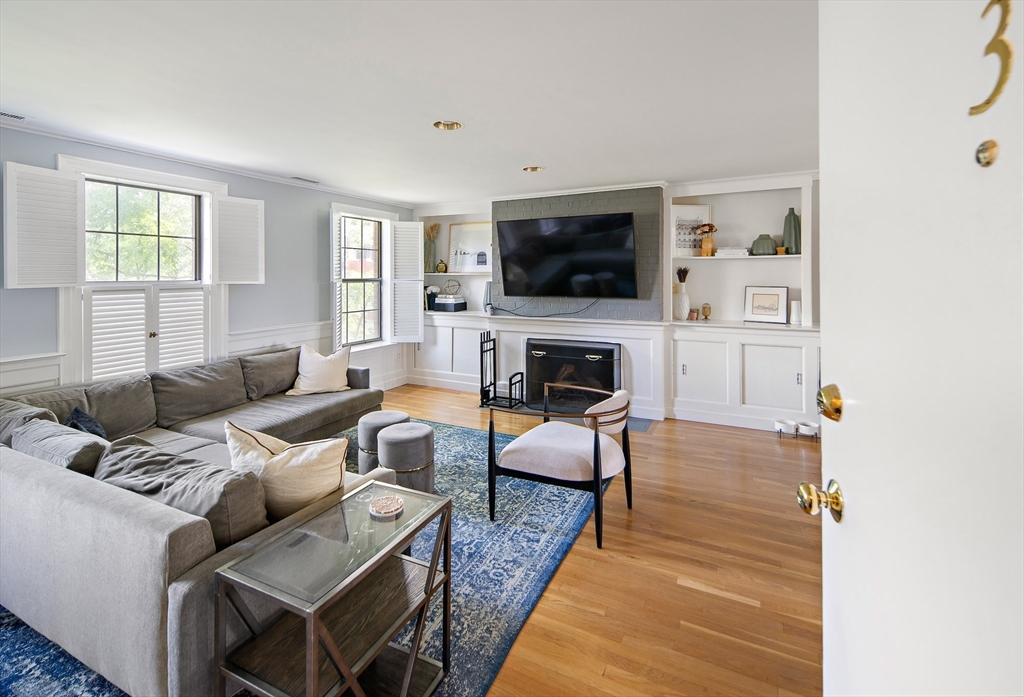 1 DEVENS ST