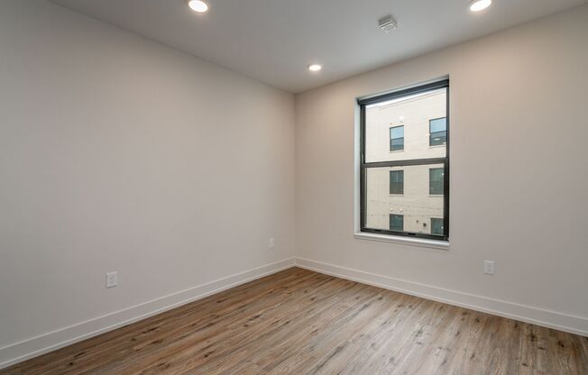 Studio, 1 bath, $1,315, Unit 1050 N 4th St. Apt. 307