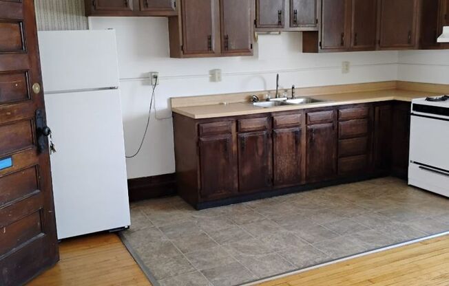 Studio, 1 bath, 248 sqft, $750, Unit 11-LA