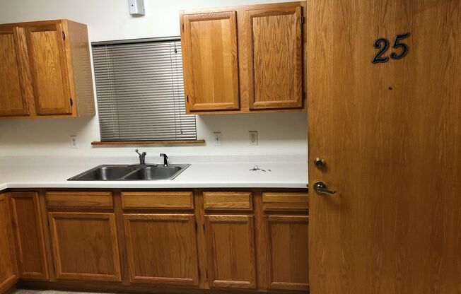 2 beds, 1 bath, $715