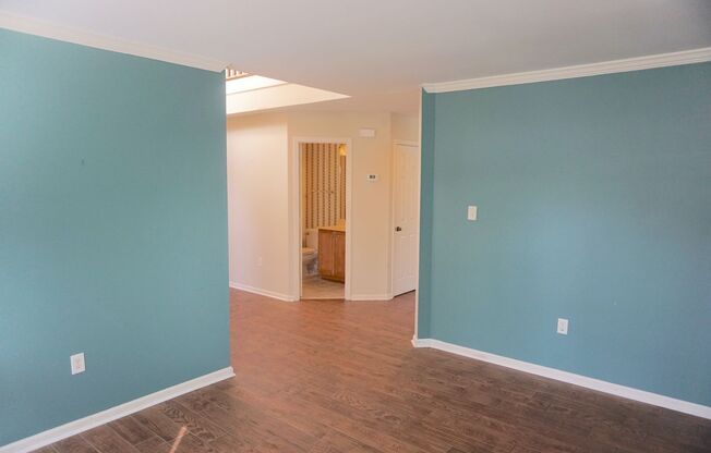 5 BED | 2.5 BATH | SINGLE FAMILY HOME | BONUS ROOM | 2 CAR GARAGE
