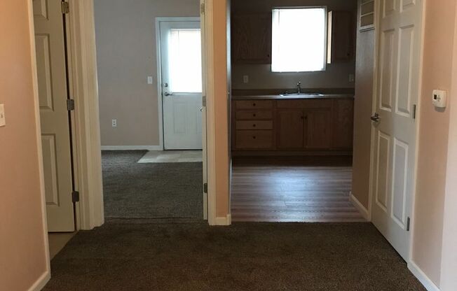 1 bed, 1 bath, $895, Unit 101