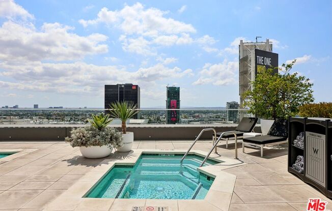 2 beds, 2.5 baths, 2,000 sqft, $7,995, Unit 5A