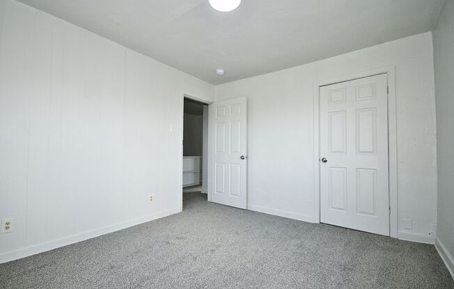 3 beds, 1 bath, 500 sqft, $1,200, Unit 2937 Freeland Street Unit 1