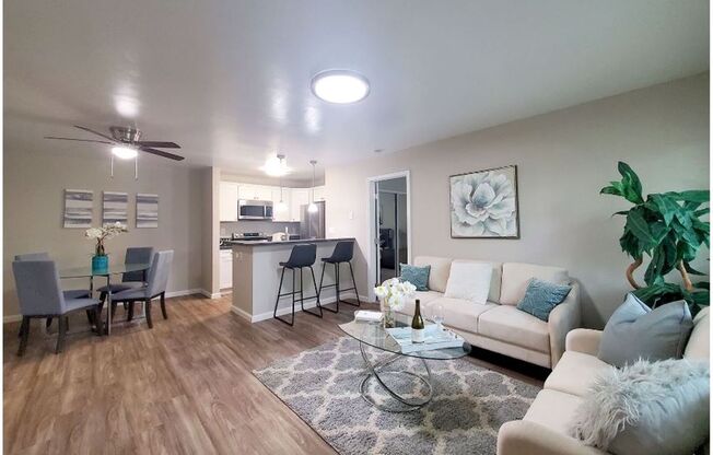 2 beds, 2 baths, 800 sqft, $2,495, Unit 221
