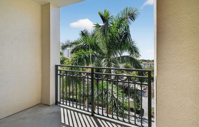 1 bed, 1 bath, 755 sqft, $2,550, Unit #426