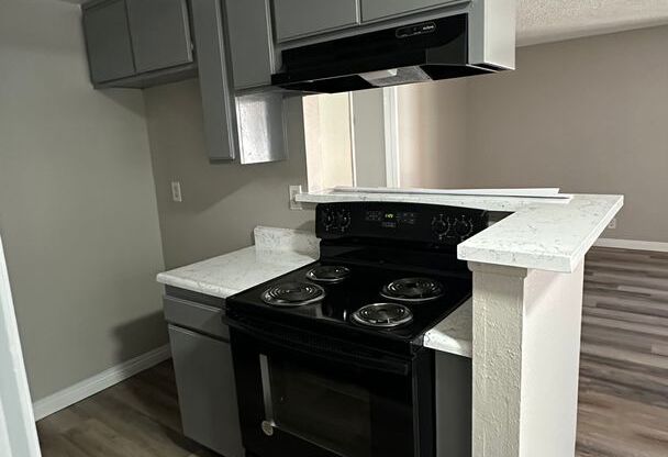 2 beds, 1 bath, 780 sqft, $1,750, Unit 217