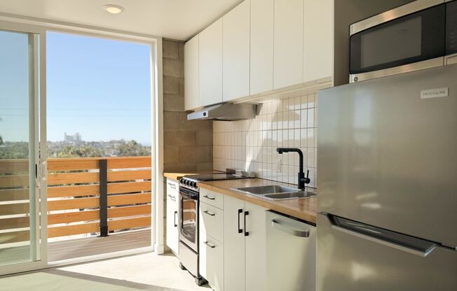 Studio, 1 bath, $2,195, Unit 302