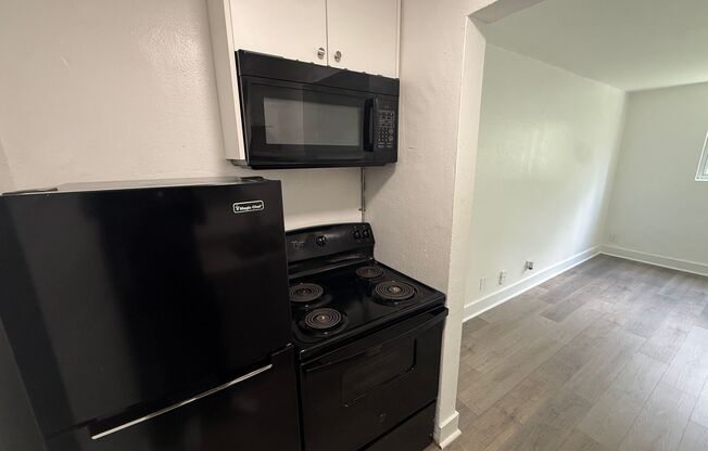 143 SW 9th Street
