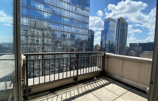 35 W 33 ST