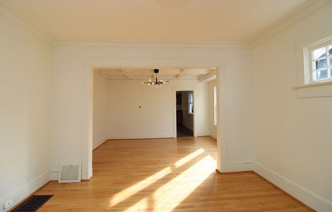 Beautifully Remodeled Richmond 3 Bed/2 Bath Craftsman!