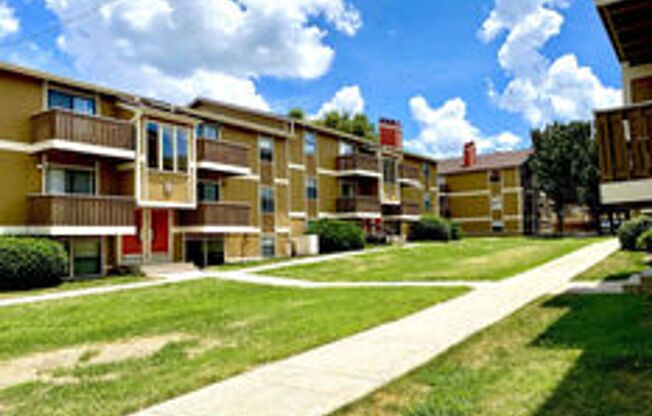 2 beds, 2.5 baths, 1,968 sqft, $1,300