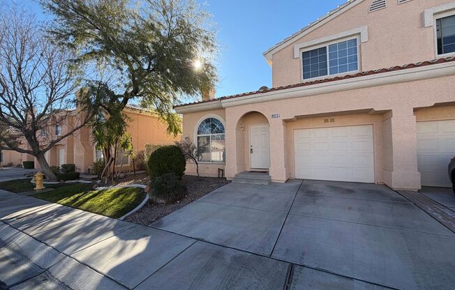 Townhouse with 2 Primary Bedrooms!