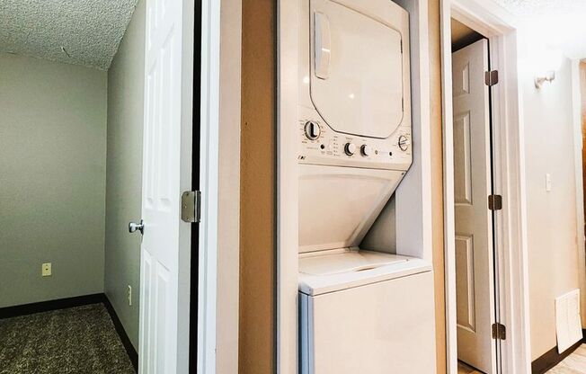 1 bed, 1 bath, 643 sqft, $1,275, Unit 227